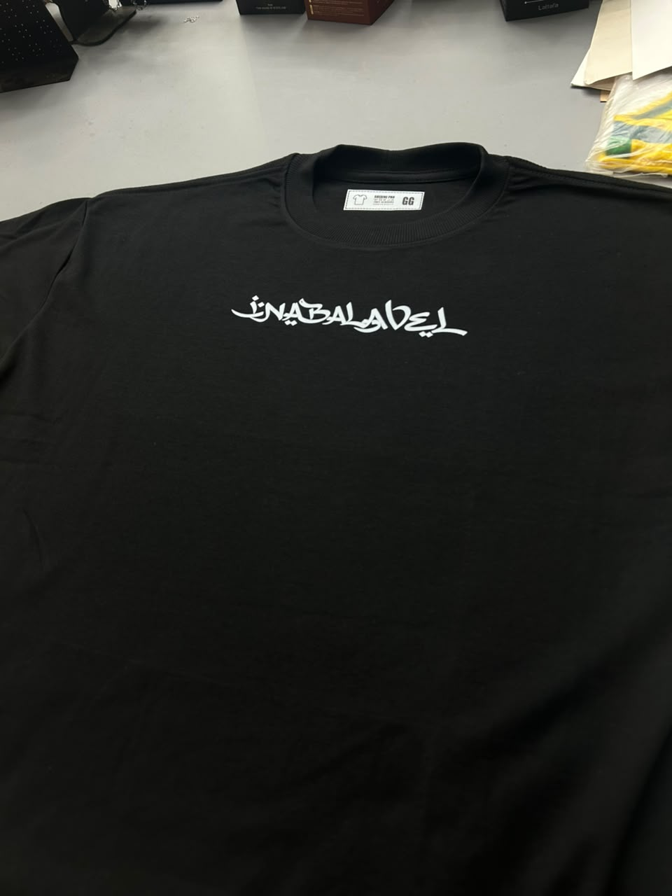 Camiseta preta Inabalável frente